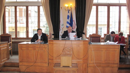 με τον προεδρεύων σύμβουλο κ Γιώργο Παρασύρη με τον προεδρεύων σύμβουλο κ Γιώργο Παρασύρη