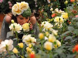 ΕΛΑΤΕ ΝΑ ΥΠΟΔΕΧΤΟΥΜΕ ΤΗΝ ΑΝΟΙΞΗ