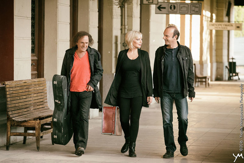 Εννέα και πέντε