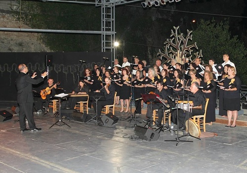 «...ΖΕΦΚΙ ΑΛΑΤΣΑΤΙΑΝΟ... ΠΑΙΧΝΙΔΙΑΤΟΡΟΙ ΚΑΙ ΧΟΡΟΙ...» «...ΖΕΦΚΙ ΑΛΑΤΣΑΤΙΑΝΟ... ΠΑΙΧΝΙΔΙΑΤΟΡΟΙ ΚΑΙ ΧΟΡΟΙ...»