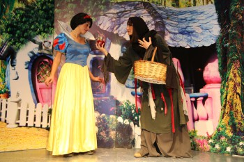 Η ΧΙΟΝΑΤΗ ΚΑΙ ΟΙ 7 ΥΠΕΡΟΧΟΙ ΜΟΥΣΙΚΟΙ