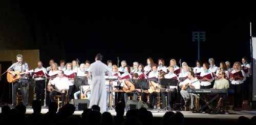 «Η ΒΑΣΙΛΙΣΣΑ ΚΡΗΤΗ ΣΥΝΑΝΤΑ ΤΟΝ ΣΤΑΥΡΟ ΚΟΥΓΙΟΥΜΤΖΗ» «Η ΒΑΣΙΛΙΣΣΑ ΚΡΗΤΗ ΣΥΝΑΝΤΑ ΤΟΝ ΣΤΑΥΡΟ ΚΟΥΓΙΟΥΜΤΖΗ»