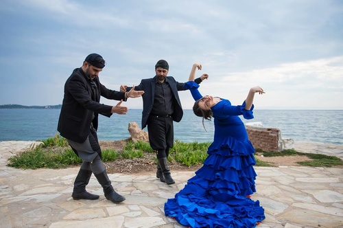 «ΑΝΑΜΕΣΑ ΣΕ ΔΥΟ ΠΟΤΑΜΙΑ»