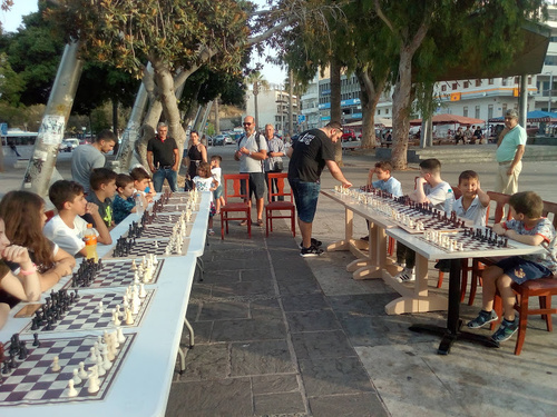  Αγώνες  Σιμουλτανέ  στο TALOS PLAZA από το σκάκι του ΟΦΗ