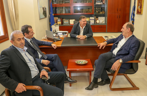 Στο Επιμελητήριο Ηρακλείου ο Υπουργός Περιβάλλοντος & Ενέργειας Στο Επιμελητήριο Ηρακλείου ο Υπουργός Περιβάλλοντος & Ενέργειας