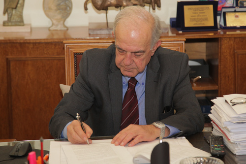 Δήμαρχος Ηρακλείου Βασίλης Λαμπρινός - Υπογραφή Σύμβασης 62 Μαρτύρων