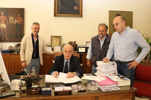Δήμαρχος Ηρακλείου Βασίλης Λαμπρινός - Υπογραφή σύμβασης 