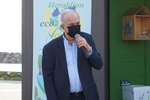 Δυο νέες «οικολογικές βιβλιοθήκες τοποθετήθηκαν στον Καράβολα και στο Πάρκο Γεωργιάδη – Δήμαρχος Ηρακλείου Βασίλης Λαμπρινός: «Το μέλλον είναι πράσινο» Δυο νέες «οικολογικές βιβλιοθήκες τοποθετήθηκαν στον Καράβολα και στο Πάρκο Γεωργιάδη – Δήμαρχος Ηρακλείου Βασίλης Λαμπρινός: «Το μέλλον είναι πράσινο»