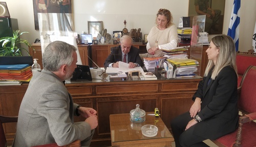 Συμβάσεις για νέες ασφαλτοστρώσεις και τσιμεντοστρώσεις υπέγραψε ο Δήμαρχος Ηρακλείου Βασίλης Λαμπρινός