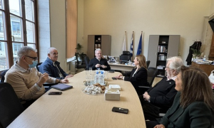 Στον Μηνά Μαυροειδή το Βραβείο Ηθικής Τάξεως του Δήμου Ηρακλείου - Αλέξης Καλοκαιρινός: «Ο Μηνάς Μαυροειδής με τους συνεργάτες του που έστησαν και προχώρησαν τον Σύλλογο Αγίας Αικατερίνης, πέτυχε πάρα πολλά. Και αυτό πρέπει να το ενθαρρύνουμε»
