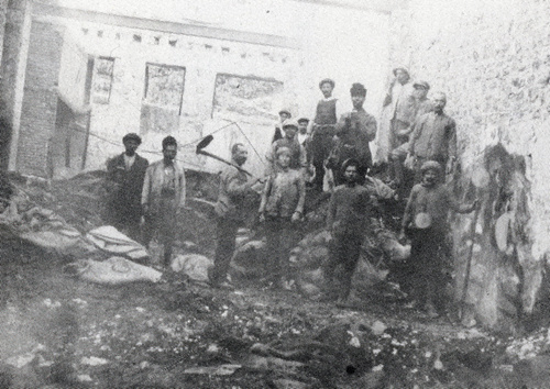 Κατεστραμμένο τμήμα του εργοστασίου των Αδελφών Κωνσταντινίδη, A destroyed section of the Konstantinidis Bros factory Κατεστραμμένο τμήμα του εργοστασίου των Αδελφών Κωνσταντινίδη, A destroyed section of the Konstantinidis Bros factory