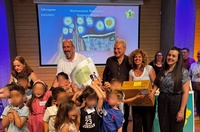 Ο Δήμος Ηρακλείου και η σχολική κοινότητα πρωτοπορούν στην ανακύκλωση- Στην πρώτη τριάδα πανελλαδικά για την σχολική χρονιά 2024 – 2025Ο Δήμος Ηρακλείου ολοκλήρωσε με εξαιρετικά αποτελέσματα το πρόγραμμα βιωματικής σχολικής ανακύκλωσης με κάδους τεσσάρων ρευμάτων ανακύκλωσης (χαρτί , αλουμίνιο, πλαστικό, μπαταρία) εντός των σχολείων όλων των βαθμίδων, δημοτικών, γυμνασίων και λυκείων, καθώς και του εικαστικού διαγωνισμού ανακύκλωσης σε νηπιαγωγεία και δημοτικά.

