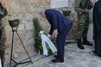 Ο Δήμαρχος Ηρακλείου Αλέξης Καλοκαιρινός στην εκδήλωση τιμής και μνήμης για τους φυλακισμένους στη Στοά ΜακάσιΣτην εκδήλωση μνήμης που διοργάνωσαν η Περιφέρεια
Κρήτης και ο Δήμος Ηρακλείου, τιμώντας τους ήρωες Κρητικούς που αιχμαλωτίστηκαν
και φυλακίστηκαν στη Στοά «Μακάσι» κατά τη διάρκεια της γερμανικής κατοχής,
συμμετείχε ο Δήμαρχος Αλέξης Καλοκαιρινός. 
