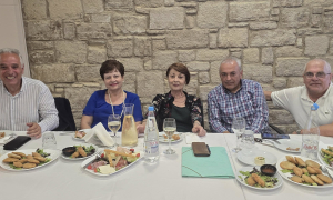 Συγκινητική αποχαιρετιστήρια εκδήλωση για τους εθελοντές καθηγητές του Κοινωνικού Φροντιστηρίου του Δήμου Ηρακλείου - Στις 23 Ιουνίου ξεκινούν τα θερινά μαθήματαΤην ουσιαστική και ανιδιοτελή προσφορά των εθελοντών καθηγητών και εθελοντριών καθηγητριών στη λειτουργία του Κοινωνικού Φροντιστηρίου επιβράβευσε ο Δήμος Ηρακλείου στην συγκινητική εκδήλωση που διοργάνωσε την Κυριακή 15/6 στο «Μαρίνα» παρουσία των Αντιδημάρχων Παιδείας Αντώνη Περισυνάκη και Εθελοντισμού Φιλαρέτης Δαφέρμου – Χρονάκη καθώς και της συντονίστριας του Φροντιστηρίου Μέλπως Περιστέρη.

