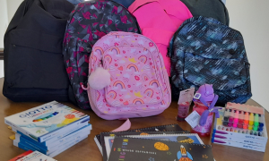 Διανομή σχολικών ειδών σε μαθητές και μαθήτριες ευάλωτων οικογενειών από τον Δήμο Ηρακλείου

