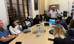 Συνεχίζονται οι συναντήσεις του Δημάρχου Ηρακλείου Αλέξη Καλοκαιρινού με πολίτες και φορείς της πόλης
Συνεχίζονται οι συναντήσεις του Δημάρχου Ηρακλείου Αλέξη Καλοκαιρινού με πολίτες και φορείς της πόλης