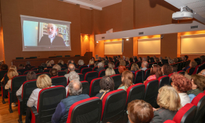 Με μεγάλη συμμετοχή του κοινού η πρώτη ομιλία του τρίτου κύκλου των Μικρών Ιστοριών της Πόλης από τον Θεοδόση Π. ΤάσιοΜεγάλη ήταν η
συμμετοχή του κοινού στην πρώτη ομιλία του νέου κύκλου των Μικρών Ιστοριών της
Πόλης, που διοργανώνει η Αντιδημαρχία Πολιτισμού του Δήμου Ηρακλείου και η
Βικελαία Δημοτική Βιβλιοθήκη, από τον Ομότιμο Καθηγητή του ΕΜΠ Θεοδόση Π. Τάσιο
με θέμα «Ο Ναός του Σωτήρος».
