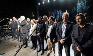 Αλέξης Καλοκαιρινός: «Στις γιορτές να είμαστε με ανοικτή καρδιά. Όχι μόνο για τους συγγενείς και τους φίλους αλλά και για τους ανθρώπους που έχουν ανάγκη»