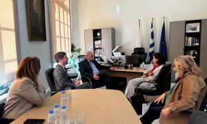 Συνάντηση του Δημάρχου Ηρακλείου Αλέξη Καλοκαιρινού με την Πρέσβειρα της Γαλλίας στην Ελλάδα Laurence Auer 

