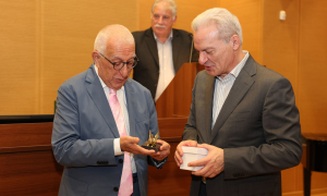 Στη συνεδρίαση του Δ.Σ. και της Εκτελεστικής Επιτροπής του Εθνικού Ιδρύματος Ερευνών & Μελετών «Ελευθέριος Κ. Βενιζέλος» ο Δήμαρχος Ηρακλείου Αλέξης Καλοκαιρινός Στη συνεδρίαση του Δ.Σ. και της Εκτελεστικής Επιτροπής του Εθνικού Ιδρύματος Ερευνών & Μελετών «Ελευθέριος Κ. Βενιζέλος» ο Δήμαρχος Ηρακλείου Αλέξης Καλοκαιρινός