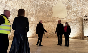 Τα Ενετικά Τείχη γίνονται μέρος της καθημερινότητας των ανθρώπων του Ηρακλείου και τα Χριστούγεννα Τα Ενετικά Τείχη γίνονται μέρος της καθημερινότητας των ανθρώπων του Ηρακλείου και τα Χριστούγεννα