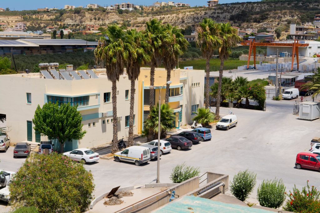 Βλάβη στον αγωγό των Μαλίων και η διακοπή λειτουργίας του διυλιστηρίου Αποσελέμη, προκαλούν προβλήματα στην υδροδότηση του ΗρακλείουΛόγω βλάβης στον κεντρικό τροφοδοτικό αγωγό των Μαλίων, σε συνδυασμό με
την διακοπή της λειτουργίας του διυλιστηρίου Αποσελέμη, θα υπάρξουν προβλήματα
στην υδροδότηση πολλών περιοχών της πόλης του Ηρακλείου.
