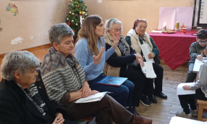 Χριστουγεννιάτικη δράση ανάγνωσης παραμυθιού στο Μποδοσάκειο από το Κ.Η.Φ.Η Αγίας Τριαδας του Δήμου ΗρακλείουΜε αφορμή την εορταστική περίοδο των Χριστουγέννων, το Κέντρο Ημερήσιας Φροντίδας Ηλικιωμένων(Κ.Η.Φ.Η) Αγίας Τριάδας του Δήμου Ηρακλείου, διοργάνωσε στο Μποδοσάκειο Δημοτικό Σχολείο, εκδήλωση φιλαναγνωσίας με τίτλο «Διαβάζουμε ένα χριστουγεννιάτικο παραμύθι», την Δευτέρα 15/12.
