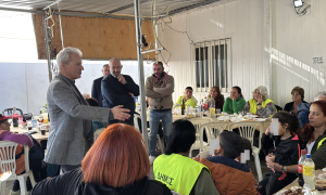  Παραμονή Χριστουγέννων μαζί με τους εργαζομένους στο οδοκαθαρισμό ο Δήμαρχος Ηρακλείου Αλέξης Καλοκαιρινός