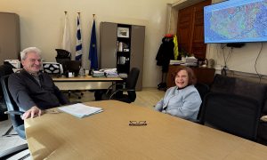 Συνάντηση του Δημάρχου Ηρακλείου Αλέξη Καλοκαιρινού με την δωρήτρια Νέλλη Βαρβεράκη

