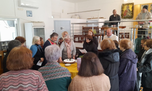 Εκδήλωση για την κοπή της πίτας στο ΚΕΚΟΙΦ-ΑΠΗ ΜασταμπάΣε μια
όμορφη εκδήλωση, η Αντιδήμαρχος Κοινωνικής Μέριμνας Στέλλα Αρχοντάκη έκοψε την
πίτα του Κέντρου Κοινοτικής Φροντίδας - Ανοιχτής Προστασίας Ηλικιωμένων (ΚΕΚΟΙΦ-ΑΠΗ) Μασταμπά, την Τρίτη 27/1. 
 
 
