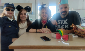 Με αποκριάτικη διάθεση ο χορός των μελών του ΚΕΚΟΙΦΑΠΗ Αγίου Ιωάννη του Δήμου Ηρακλείου 
Με πολύ κέφι και χορό το Κέντρο Κοινοτικής Φροντίδας Ανοιχτής Προστασίας Ηλικιωμένων(ΚΕΚΟΙΦΑΠΗ)Αγίου Ιωάννη της 4ης Δημοτικής Κοινότητας του Δήμου Ηρακλείου γιόρτασε την Αποκριά.


 
