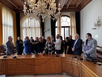 Ορκωμοσία 19 νέων μόνιμων υπαλλήλων στο Δήμο ΗρακλείουΠραγματοποιήθηκε από το Δήμαρχο Ηρακλείου Αλέξη Καλοκαιρινό η ορκωμοσία 19
νέων μόνιμων Δημοτικών Υπαλλήλων, παρουσία των  Αντιδημάρχων Διοίκησης &
Τουρισμού Γιώργου Αγριμανάκη και Καθαριότητας
Γιώργου Τσαγκαράκη, το πρωί της Παρασκευής 6/3 στη Λότζια. 
