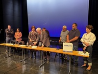 Στην κοπή της πίτας των εργαζομένων του Δήμου Ηρακλείου ο Αλέξης Καλοκαιρινός – Συνάντηση με το Προεδρείο της ΠΟΕ/ΟΤΑΣτην εκδήλωση κοπής της πίτας του Σωματείου Εργαζομένων του Δήμου
Ηρακλείου, η οποία πραγματοποιήθηκε λίγο πριν την έναρξη της Γενικής Συνέλευσης
στην αίθουσα «Ανδρέας και Μαρία Καλοκαιρινού» στο Πολιτιστικό Συνεδριακό
Κέντρο Ηρακλείου, παραβρέθηκε ο Δήμαρχος Ηρακλείου Αλέξης Καλοκαιρινός, το
μεσημέρι της Πέμπτης 12/3.
