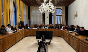 Δήμος Ηρακλείου και Επαγγελματικοί Φορείς μαζί για την επίλυση του προβλήματος στάθμευσης στο κέντρο της πόλης

