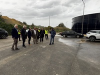 Στο Ηράκλειο ο Γενικός Γραμματέας Διαχείρισης Αποβλήτων Μανώλης Γραφάκος (video)Στις εγκαταστάσεις της ΔΕΥΑΗ βρέθηκε νωρίς το μεσημέρι της Τετάρτης 1/4 ο
Γενικός Γραμματέας Συντονισμού Διαχείρισης Αποβλήτων Μανώλης Γραφάκος,
πραγματοποιώντας μαζί με τον Δήμαρχο Ηρακλείου Αλέξη Καλοκαιρινό, τον Πρόεδρο
της ΔΕΥΑΗ Γιώργο Βουρεξάκη, τον Διευθυντή Μανόλη Κοσμαδάκη, τη Τεχνική Διευθύντρια Πόπη Τσαβλάκη, υπηρεσιακά στελέχη της ΔΕΥΑΗ και
εκπροσώπους της αναδόχου εταιρείας, αυτοψία στη νέα Μονάδα Τριτοβάθμιας
Επεξεργασίας στις Εγκαταστάσεις Επεξεργασίας Αστικών Λυμάτων Ηρακλείου.
