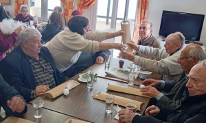 Πασχαλινή εκδήλωση στο ΚΕ.ΚΟΙ.Φ.Α.Π.Η Θερίσου του Δήμου Ηρακλείου με τη συμμετοχή του Συλλόγου Πολιτικών Συνταξιούχων Δημοσίων Υπαλλήλων