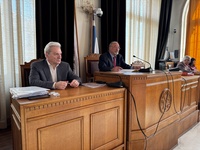 Ομόφωνα αποδεκτή η πρόταση της Δημοτικής Αρχής για μόνιμη παραχώρηση ταφοπέδιου στον Μανώλη Λιδάκη (video)Ομόφωνα αποδεκτή έγινε από το Δημοτικό Συμβούλιο
Ηρακλείου η πρόταση της Δημοτικής Αρχής να παραχωρηθεί ταφοπέδιο για εσαεί
ενταφιασμό του Μανώλη Λιδάκη στο νέο Κοιμητήριο, ώστε να παραμείνει μόνιμα στην
τελευταία του κατοικία.
