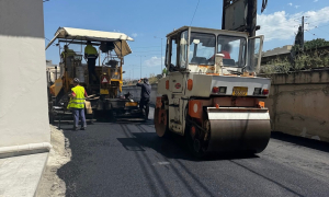 Εργασίες ασφαλτόστρωσης στη συμβολή των οδών Παπαναστασίου και Εθνομαρτύρων από το Δήμο Ηρακλείου