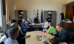 Συνάντηση του Δημάρχου Ηρακλείου Αλέξη Καλοκαιρινού με τον Πρόεδρο του κόμματος «Δημοκράτες-Προοδευτικό Κέντρο» Στέφανο Κασσελάκη
Συνάντηση του Δημάρχου Ηρακλείου Αλέξη Καλοκαιρινού με τον Πρόεδρο του κόμματος «Δημοκράτες-Προοδευτικό Κέντρο» Στέφανο Κασσελάκη