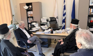 Επίσκεψη του Σεβασμιώτατου Αρχιεπισκόπου Σινά Συμεών στον Δήμαρχο Ηρακλείου Αλέξη Καλοκαιρινό

