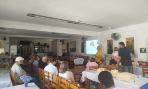 Με επιτυχία πραγματοποιήθηκε το Σεμινάριο Βασικής Υποστήριξης της Ζωής στην Πρασσά από τον Δήμο ΗρακλείουΜε θερμή ανταπόκριση από τους πολίτες ολοκληρώθηκε την
Κυριακή 7 Ιουνίου 2026 το σεμινάριο πρώτων βοηθειών με τίτλο «Βασική Υποστήριξη της Ζωής». Η δράση
διοργανώθηκε από την Αντιδημαρχία
Εθελοντισμού του Δήμου Ηρακλείου,  σε συνεργασία με την εθελοντική ομάδα «Φίλοι Ιατρικών Θεραπευτικών Εγχύσεων –
Μέλισσες-Bees» και τον Πολιτιστικό
και Οικολογικό Σύλλογο’’ Πρασσά’’, στον φιλόξενο χώρο του Πνευματικού
Κέντρου της Ενορίας Πρασσάς (Ευαγγελισμός της Παναγίας).
