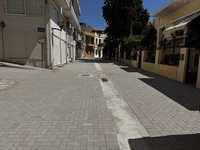 Ολοκληρώθηκε η ανακατασκευή και του πεζοδρομημένου τμήματος της Ταξιάρχου Μαρκοπούλου 
Παραδίδεται σε
κυκλοφορία την Τρίτη 9/6 μετά τις 10:00
 
Ένας
σημαντικός δρόμος για το κέντρο του Ηρακλείου, η Ταξιάρχου Μαρκοπούλου,
παραδίδεται ξανά προς χρήση την Τρίτη 9/6, μετά τις 10:00, καθώς ολοκληρώθηκαν
οι εργασίες συντήρησης, ανακατασκευής
και αναβάθμισή του από το Τμήμα Οδοποιίας του Δήμου Ηρακλείου, ικανοποιώντας
ένα πολύχρονο αίτημα κατοίκων και διερχόμενων οδηγών.
