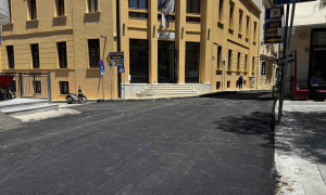 Εργασίες ανύψωσης φρεατίων στην οδό Κορωναίου την Κυριακή 12 ΙουλίουΕργασίες ανύψωσης φρεατίων και σχαρών θα πραγματοποιηθούν την Κυριακή 12 Ιουλίου στην οδό Κορωναίου από τη συμβολή με την οδό Αρκολέων μέχρι τη συμβολή με την οδό 25ης Αυγούστου. Σε όλη τη διάρκεια των εργασιών το τμήμα θα παραμείνει κλειστό.

