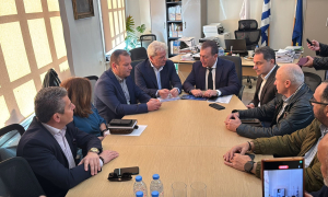 Νέο γήπεδο ποδοσφαίρου στο Παγκρήτιο Στάδιο και νέο σύστημα κλιματισμού στο Κλειστό Γυμναστήριο Νέας Αλικαρνασσού, με χρηματοδότηση 800.000 ευρώ από το Υπουργείο ΑθλητισμούΔημοσιοποιήθηκε από το Υπουργείο Παιδείας, Θρησκευμάτων & Αθλητισμού η πρόσκληση υποβολής της πρότασης του Δήμου Ηρακλείου για τα έργα δημιουργίας νέου βοηθητικού γηπέδου ποδοσφαίρου στο Παγκρήτιο Στάδιο, προϋπολογισμού 450.000 ευρώ και αναβάθμισης του συστήματος κλιματισμού του Κλειστού Γυμναστηρίου Νέας Αλικαρνασσού στα Δύο Αοράκια, προϋπολογισμού 356.748 ευρώ.

