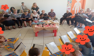 Δράση για την Κρητική Βεγγέρα από τα παιδιά του ΚΔΑΠ και το ΚΗΦΗ ΠαλιανήςΣτο ΚΔΑΠ Παλιανής στην Αυγενική
πραγματοποιήθηκε δράση για την «Παραδοσιακή Κρητική Βεγγέρα» στην οποία
συμμετείχαν με ενθουσιασμό μικροί και μεγάλοι από το Κέντρο Δημιουργικής
Απασχόλησης και το Κέντρο Ημερήσιας Φροντίδας Ηλικιωμένων Παλιανής.
