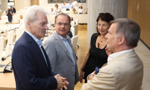Στην Περιφέρεια Κρήτης για τις νέες προτεραιότητες της Ευρωπαϊκής Επιτροπής ο Δήμαρχος Ηρακλείου Στην Περιφέρεια Κρήτης για τις νέες προτεραιότητες της Ευρωπαϊκής Επιτροπής ο Δήμαρχος Ηρακλείου
