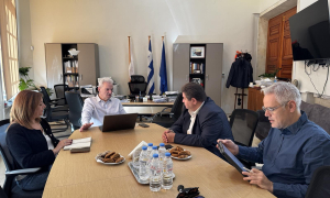 Συνάντηση του Δημάρχου Ηρακλείου με τους επικεφαλής των Δημοτικών παρατάξεων για το ιδιοκτησιακό καθεστώς Συνάντηση του Δημάρχου Ηρακλείου με τους επικεφαλής των Δημοτικών παρατάξεων για το ιδιοκτησιακό καθεστώς