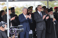 Ισχυρό μήνυμα για τον κίνδυνο του ολοκληρωτισμού από τον Δήμαρχο Ηρακλείου Αλέξη Καλοκαιρινό με αφορμή την Εθνική επετείου της 28ης Οκτωβρίου 1940(video)Στις εκδηλώσεις τιμής
και μνήμης σε Ηράκλειο και Νέα Αλικαρνασσό  ο Δήμαρχος Ηρακλείου 
Μήνυμα εγρήγορσης, ετοιμότητας και άμεσης πολιτικής και κοινωνικής δράσης
απέναντι στην απειλή του ολοκληρωτισμού και την άνοδο της ακροδεξιάς στη Δύση
εξέπεμψε ο Δήμαρχος Ηρακλείου Αλέξης Καλοκαιρινός, με αφορμή τον εορτασμό της Εθνικής
επετείου της 28ης Οκτωβρίου.
