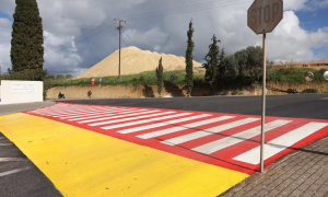 Ολοκληρώθηκε η υπερυψωμένη διάβαση στο ΙΤΕΟλοκληρώθηκε από την Τεχνική Υπηρεσία η κατασκευή της υπερυψωμένης διάβασης στην οδό Ν. Πλαστήρα στο Ίδρυμα Τεχνολογίας και Έρευνας, με στόχο τη βελτίωση των συνθηκών οδικής ασφάλειας και πρόσβασης στο ΙΤΕ.

