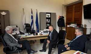 Συνάντηση του Δημάρχου Ηρακλείου Αλέξη Καλοκαιρινού με τον Πρύτανη του Ελληνικού Μεσογειακού Πανεπιστημίου Νεκτάριο Παπαδογιάννη
Συνάντηση του Δημάρχου Ηρακλείου Αλέξη Καλοκαιρινού με τον Πρύτανη του Ελληνικού Μεσογειακού Πανεπιστημίου Νεκτάριο Παπαδογιάννη